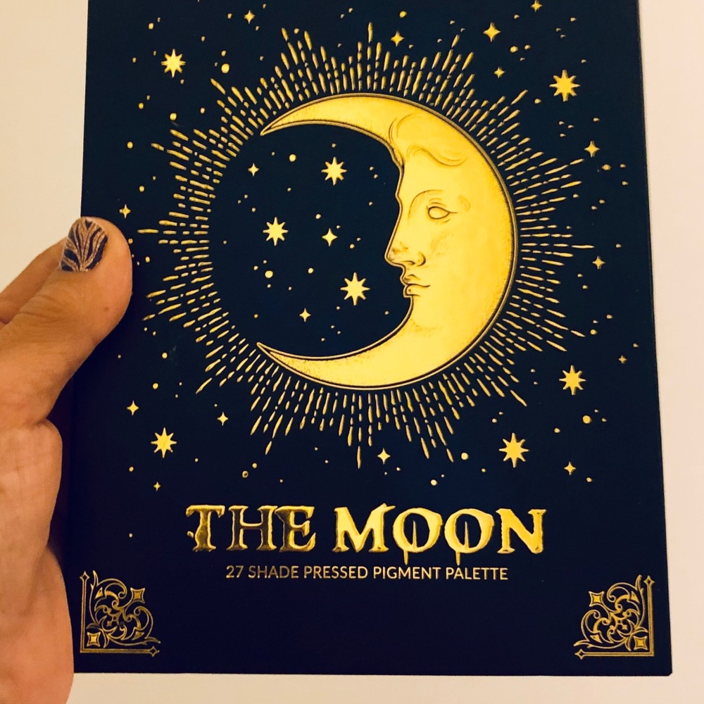 The Moon 🌙 Amor us